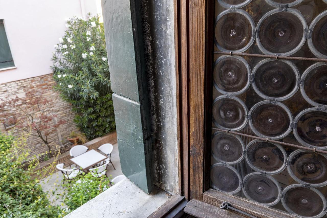 Residenza Centopietre - Dorsoduro By Wonderful Italy Veneţia Exterior foto