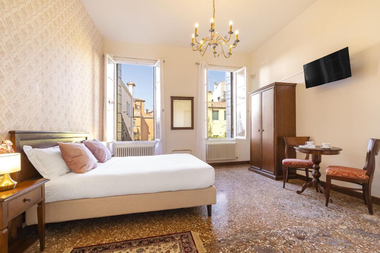 Residenza Centopietre - Dorsoduro By Wonderful Italy Veneţia Exterior foto