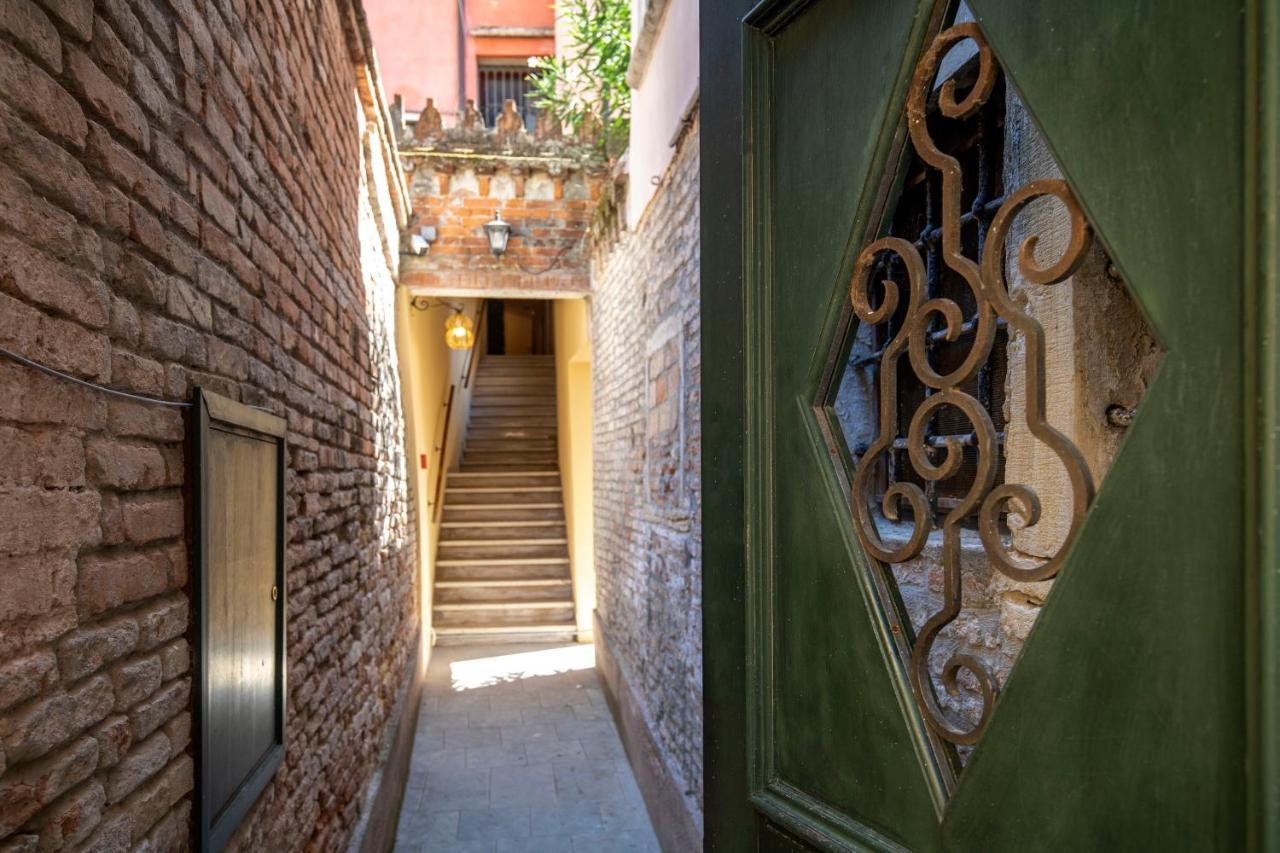 Residenza Centopietre - Dorsoduro By Wonderful Italy Veneţia Exterior foto