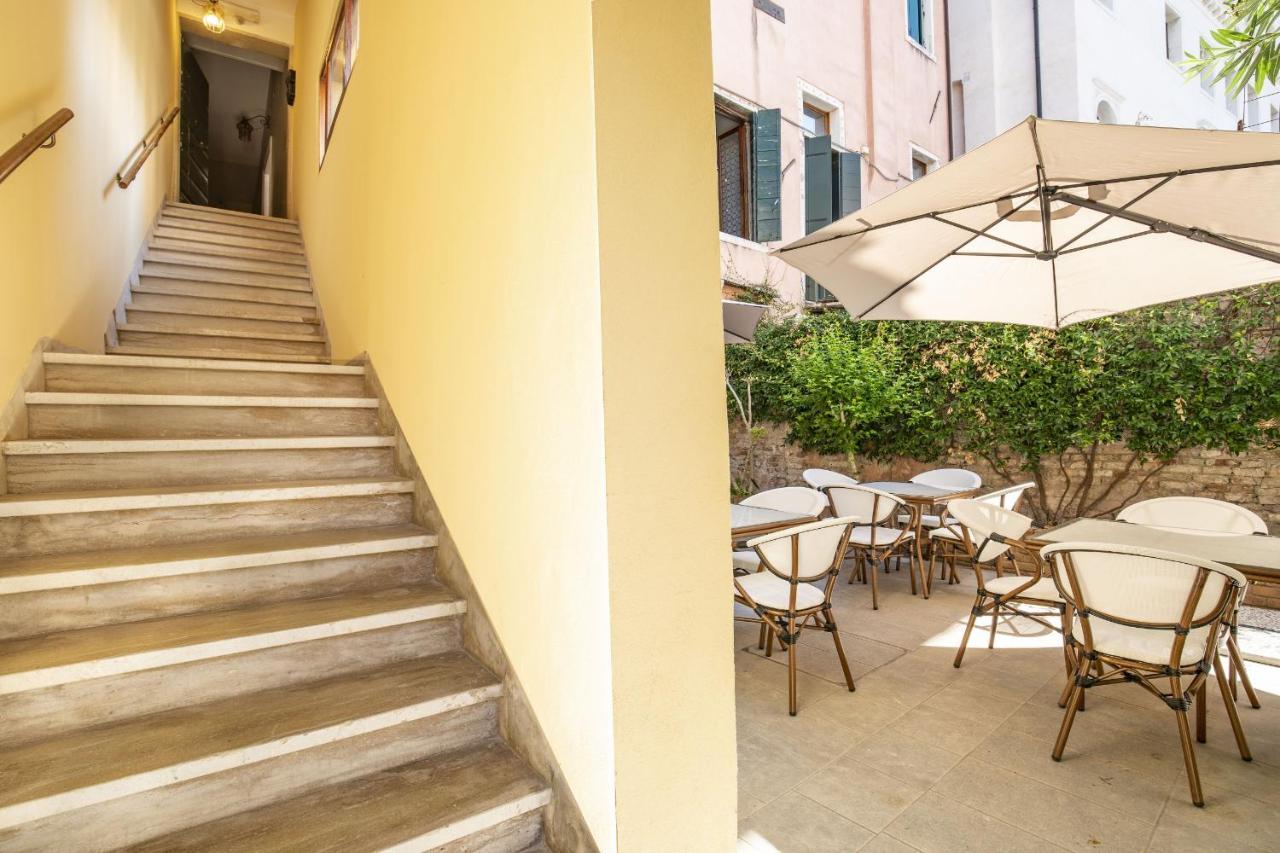 Residenza Centopietre - Dorsoduro By Wonderful Italy Veneţia Exterior foto